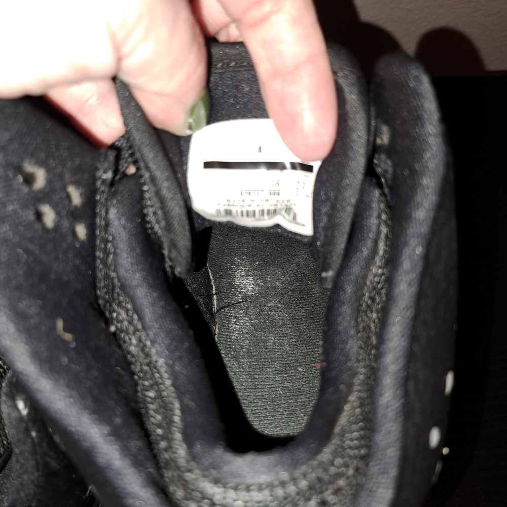 Kids Black & Red Jordan Basketball Shoes with '23' Accent. Size 4Y - Picture 9 of 16